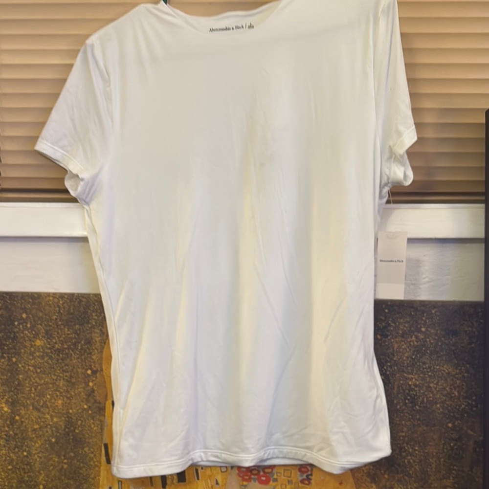 Abercrombie & Fitch White Short Sleeve Tee